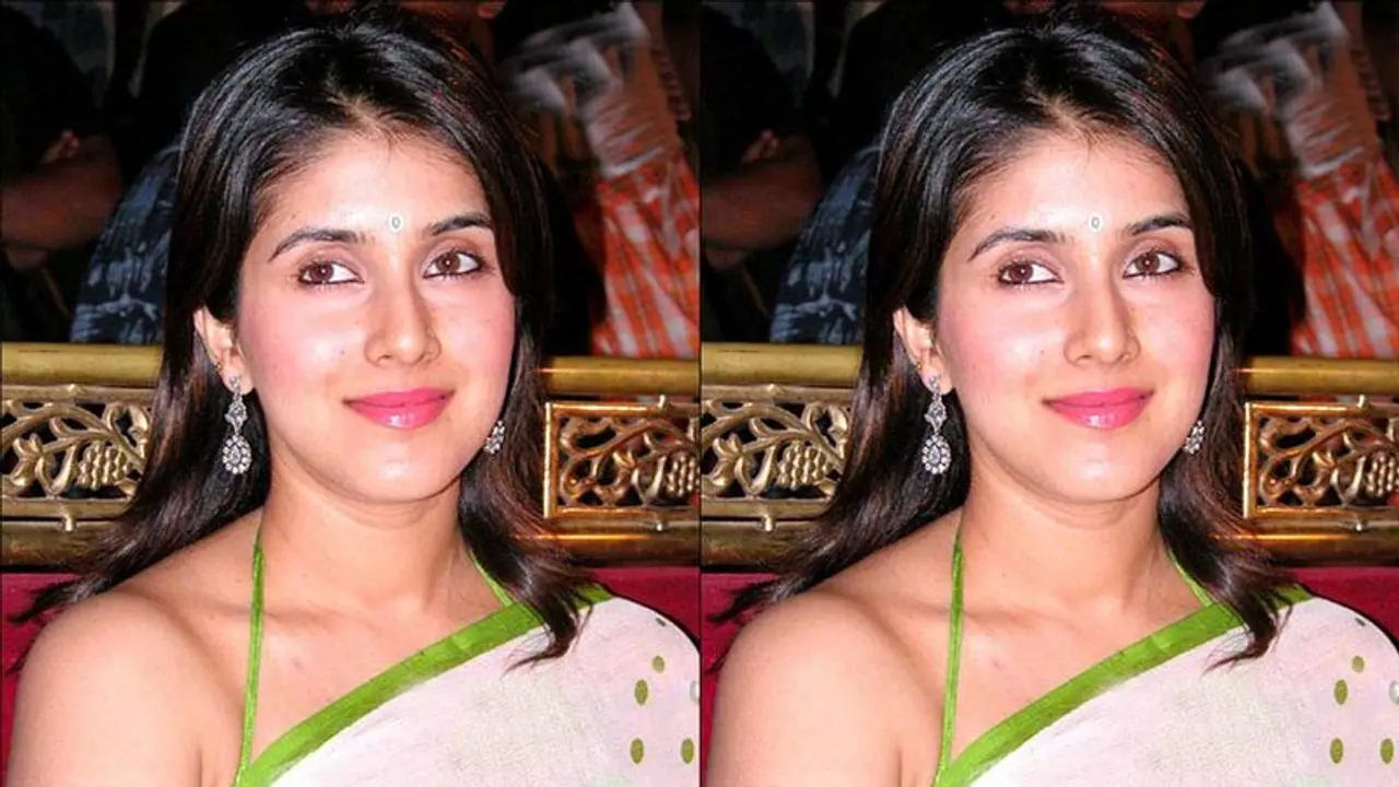 పవన్ హీరోయిన్ కీర్తి రెడ్డి ఇంట తీవ్ర విషాదం!