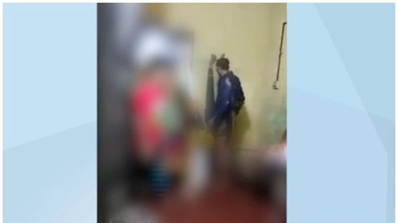 മട്ടാഞ്ചേരിയിൽ മാനസിക വെല്ലുവിളിയുള്ള കുട്ടിയെ മർദ്ദിച്ച സംഭവം; അച്ഛൻ റിമാൻഡിൽ മട്ടാഞ്ചേരിയിൽ മാനസിക വെല്ലുവിളിയുള്ള കുട്ടിയെ മർദ്ദിച്ച സംഭവം; അച്ഛൻ റിമാൻഡിൽ