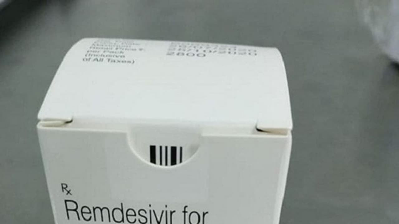 கொரோனா சிகிச்சைக்கு கிடைக்காத மருந்து... மருத்துவர்கள் மீது பிரபல நடிகர் சந்தேகம்..! கொரோனா சிகிச்சைக்கு கிடைக்காத மருந்து... மருத்துவர்கள் மீது பிரபல நடிகர் சந்தேகம்..!