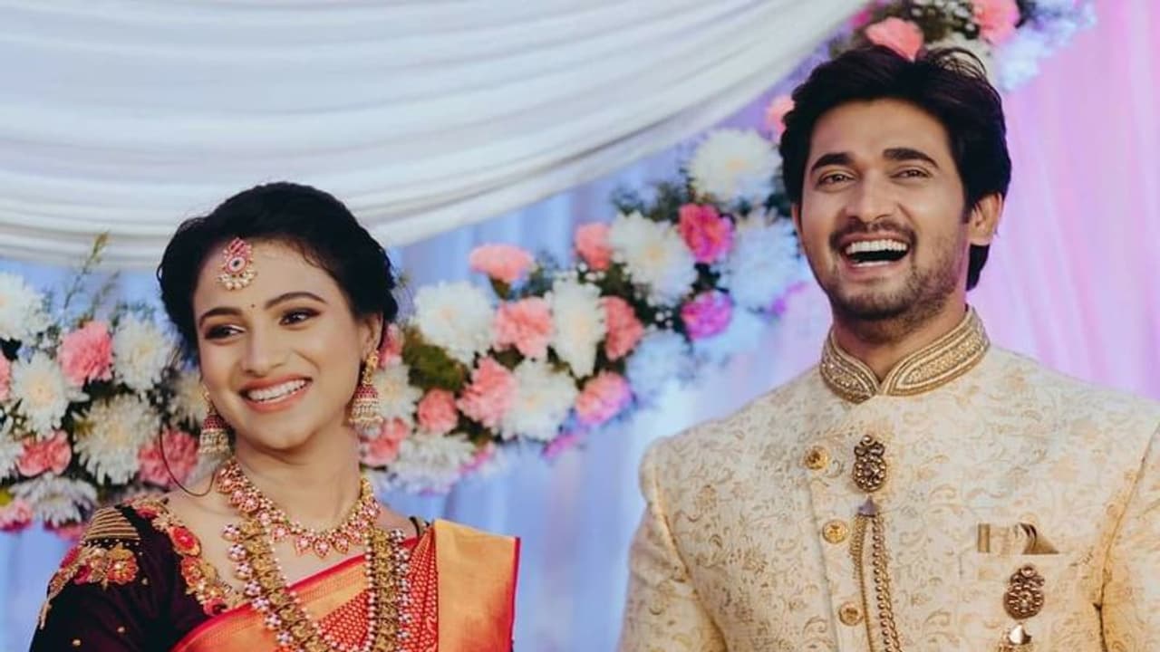 ప్రేమ పెళ్లి చేసుకున్న బుల్లితెర నటులు! ప్రేమ పెళ్లి చేసుకున్న బుల్లితెర నటులు!