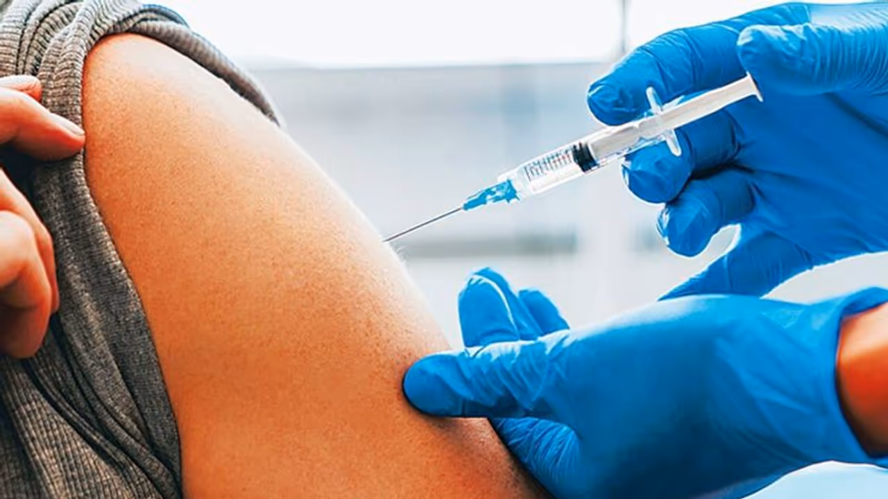 'Vaccine controversy' hits Karnataka; BJP, Congress indulge in blame game over leaked viral audio 'Vaccine controversy' hits Karnataka; BJP, Congress indulge in blame game over leaked viral audio