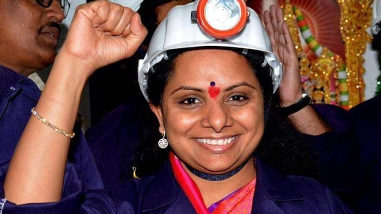 సింగరేణిలో కరోనా కట్టడికి చర్యలు... అన్నీతానై వ్యవహరిస్తున్న ఎమ్మెల్సీ కవిత సింగరేణిలో కరోనా కట్టడికి చర్యలు... అన్నీతానై వ్యవహరిస్తున్న ఎమ్మెల్సీ కవిత