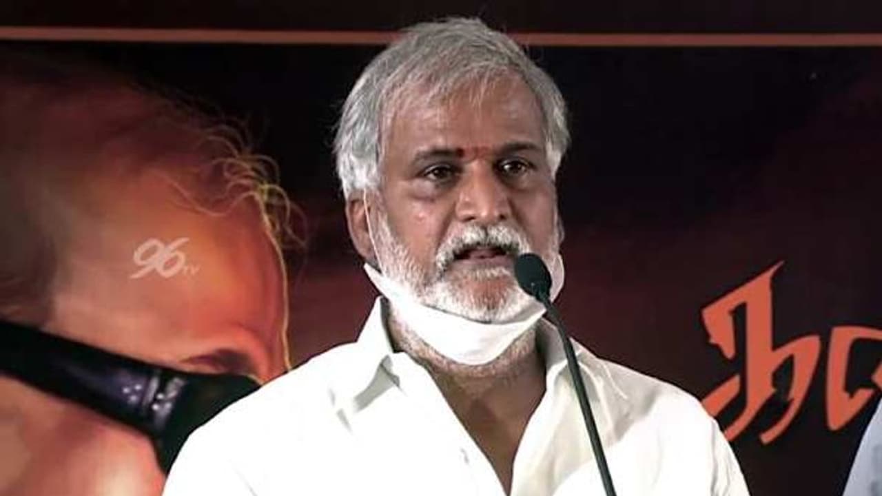 கொரோனாவுக்கு தீர்வு இதுதான்... 3வது அலை எப்படி இருக்கும்.. சேகர்பாபு தகவல் ! கொரோனாவுக்கு தீர்வு இதுதான்... 3வது அலை எப்படி இருக்கும்.. சேகர்பாபு தகவல் !