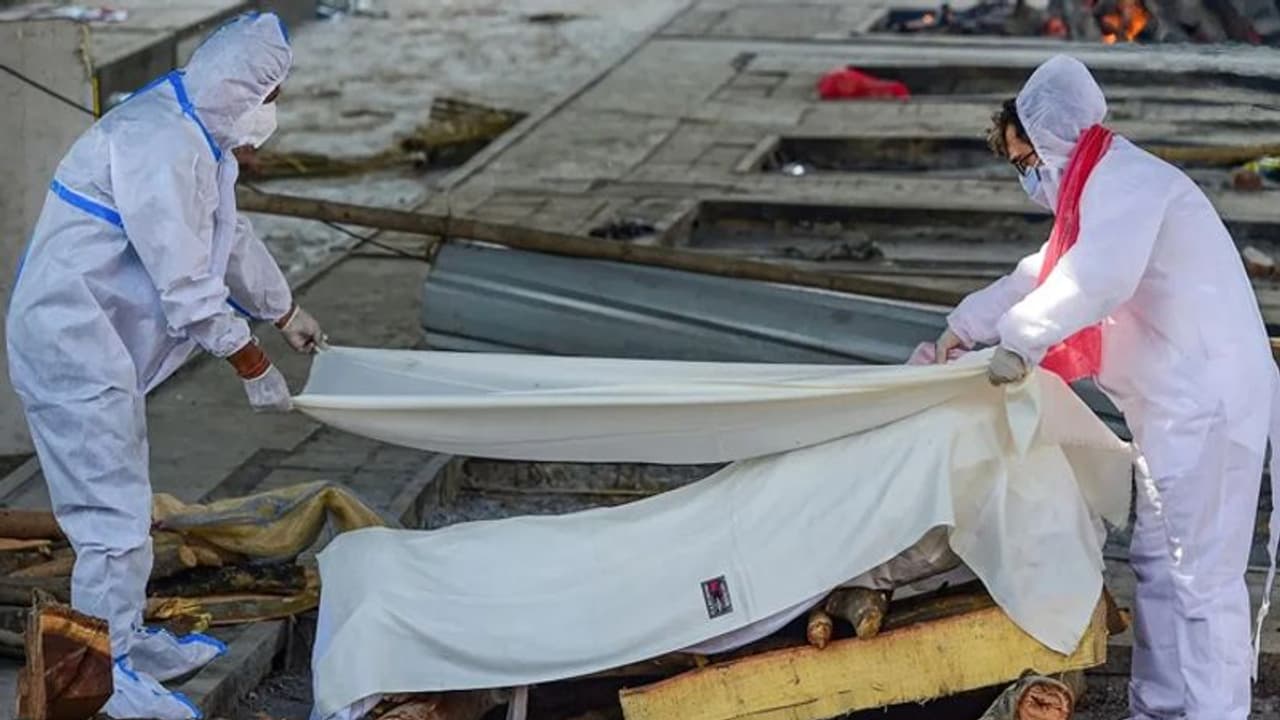 बुरी खबर: तीसरी लहर से पहले ही कोरोना की चपेट में आने लगे बच्चे, दिल्ली में दो मासूमों की मौत बुरी खबर: तीसरी लहर से पहले ही कोरोना की चपेट में आने लगे बच्चे, दिल्ली में दो मासूमों की मौत