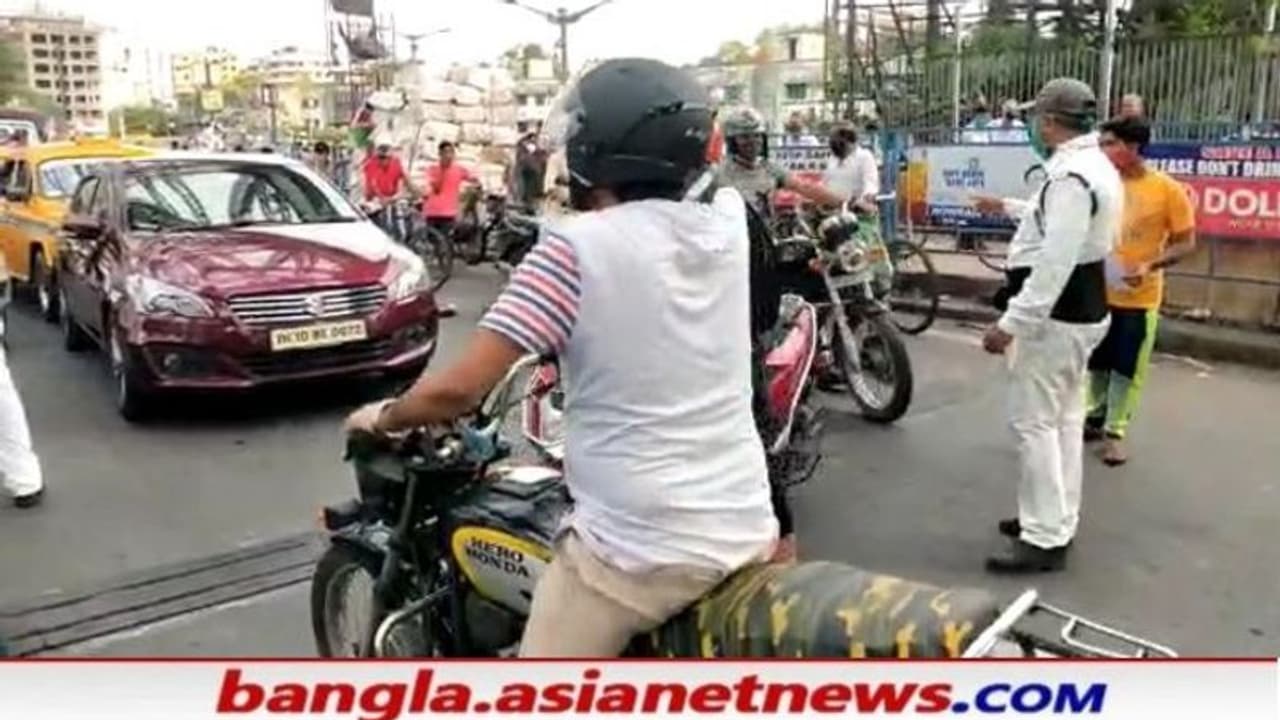 Building Collapsed: আহিরিটোলার পর রবীন্দ্র সরণি, পুজোর মুখে বাড়ি ভেঙে নিহত ২ Building Collapsed: আহিরিটোলার পর রবীন্দ্র সরণি, পুজোর মুখে বাড়ি ভেঙে নিহত ২