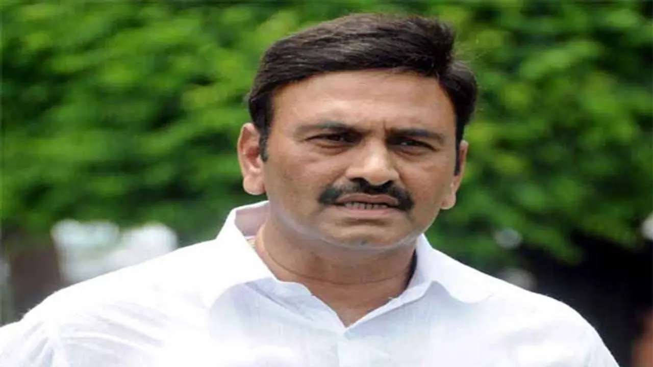 మహిళలను జగన్ దోచుకుంటున్నాడు.. ఒక్కో మహిళ నుంచి రూ.1.82లక్షలు దోపిడీ... రఘరామ