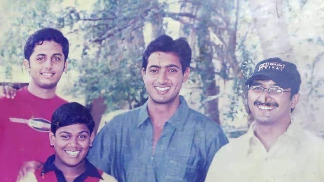 డైరెక్టర్ తేజా తో నితిన్, ఉదయ్ కిరణ్.. వైరల్ అవుతున్న త్రో బ్యాక్ పిక్!