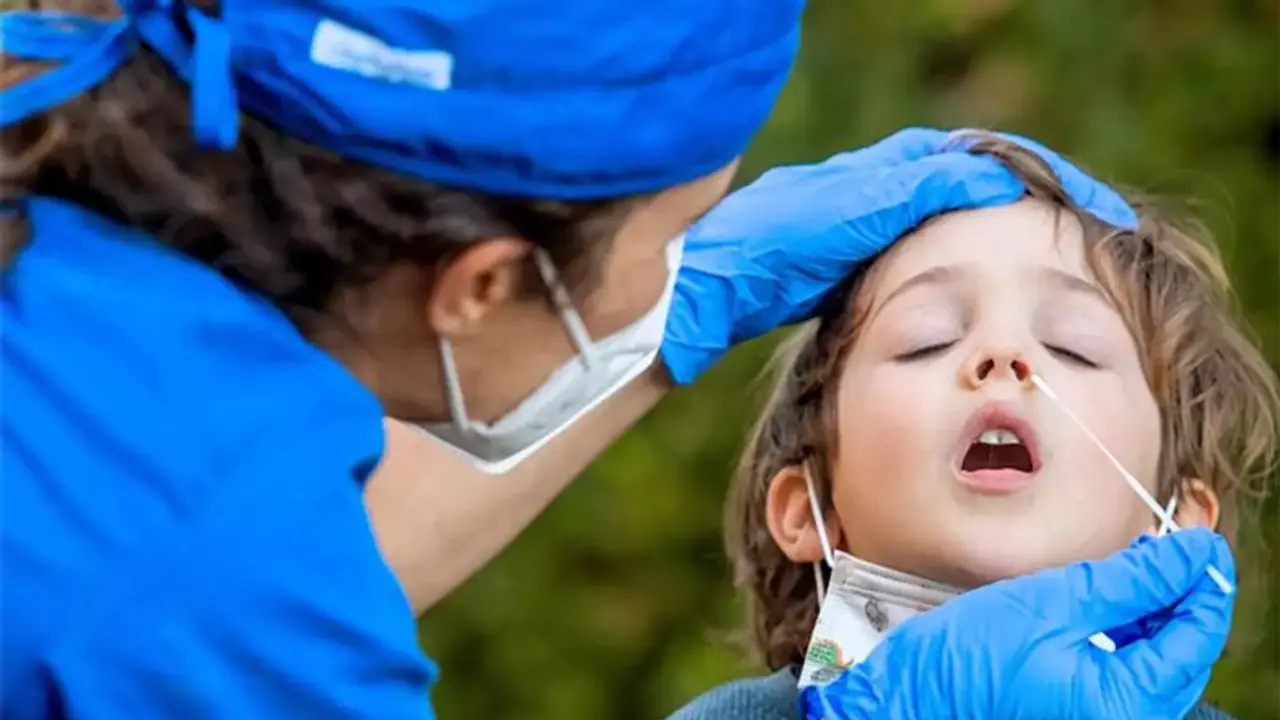 ಸಿಂಗಾಪುರದಲ್ಲಿ ಪತ್ತೆಯಾದ ವೈರಸ್ನಿಂದ ಭಾರತಕ್ಕೆ ಕೊರೋನಾ 3ನೇ ಅಲೆ; ಎಚ್ಚರಿಕೆ ನೀಡಿದ ಸಿಎಂ! ಸಿಂಗಾಪುರದಲ್ಲಿ ಪತ್ತೆಯಾದ ವೈರಸ್ನಿಂದ ಭಾರತಕ್ಕೆ ಕೊರೋನಾ 3ನೇ ಅಲೆ; ಎಚ್ಚರಿಕೆ ನೀಡಿದ ಸಿಎಂ!