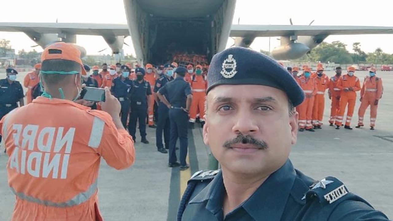 ঘূর্ণিঝড় আছড়ে পড়ার আগেই প্রস্তুত জাতীয় মোকাবিলা বাহিনী, জানুন কোন পথে আসছে 'যশ' ঘূর্ণিঝড় আছড়ে পড়ার আগেই প্রস্তুত জাতীয় মোকাবিলা বাহিনী, জানুন কোন পথে আসছে 'যশ'