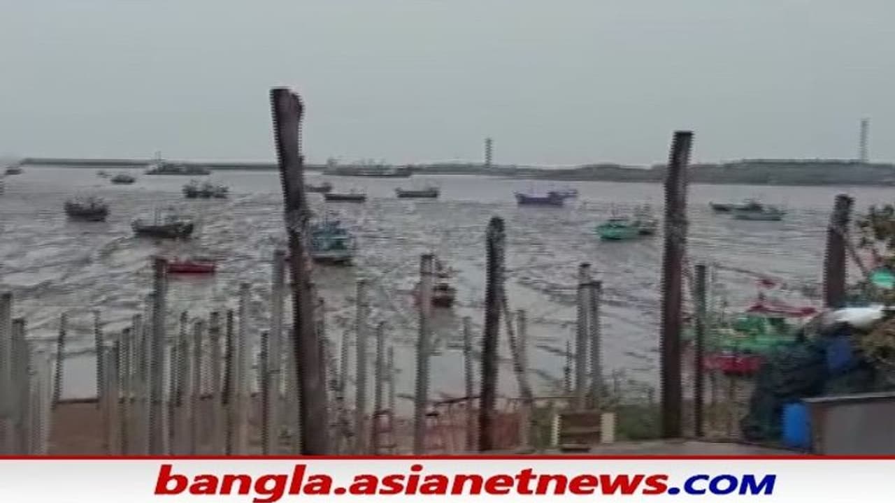 Cyclone Tauktae: রাতেই আছড়ে পড়তে পারে গুজরাতে, মহারাষ্ট্রের মুখ্যমন্ত্রীর সঙ্গে কথা প্রধানমন্ত্রীর Cyclone Tauktae: রাতেই আছড়ে পড়তে পারে গুজরাতে, মহারাষ্ট্রের মুখ্যমন্ত্রীর সঙ্গে কথা প্রধানমন্ত্রীর