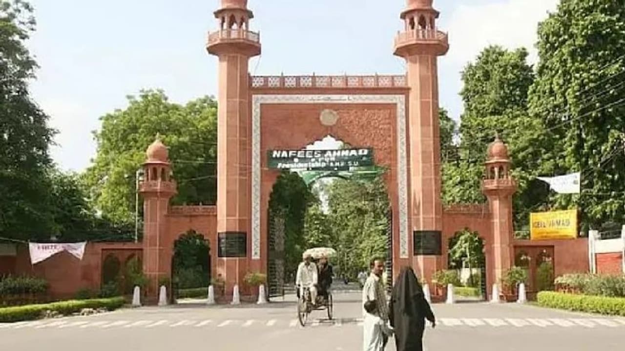 अलीगढ़ यूनिवर्सिटी पर कोरोना का कहर: एक और प्रोफेसर की थमीं सांसे, अब तक 39 शिक्षकों की हो चुकी मौत अलीगढ़ यूनिवर्सिटी पर कोरोना का कहर: एक और प्रोफेसर की थमीं सांसे, अब तक 39 शिक्षकों की हो चुकी मौत