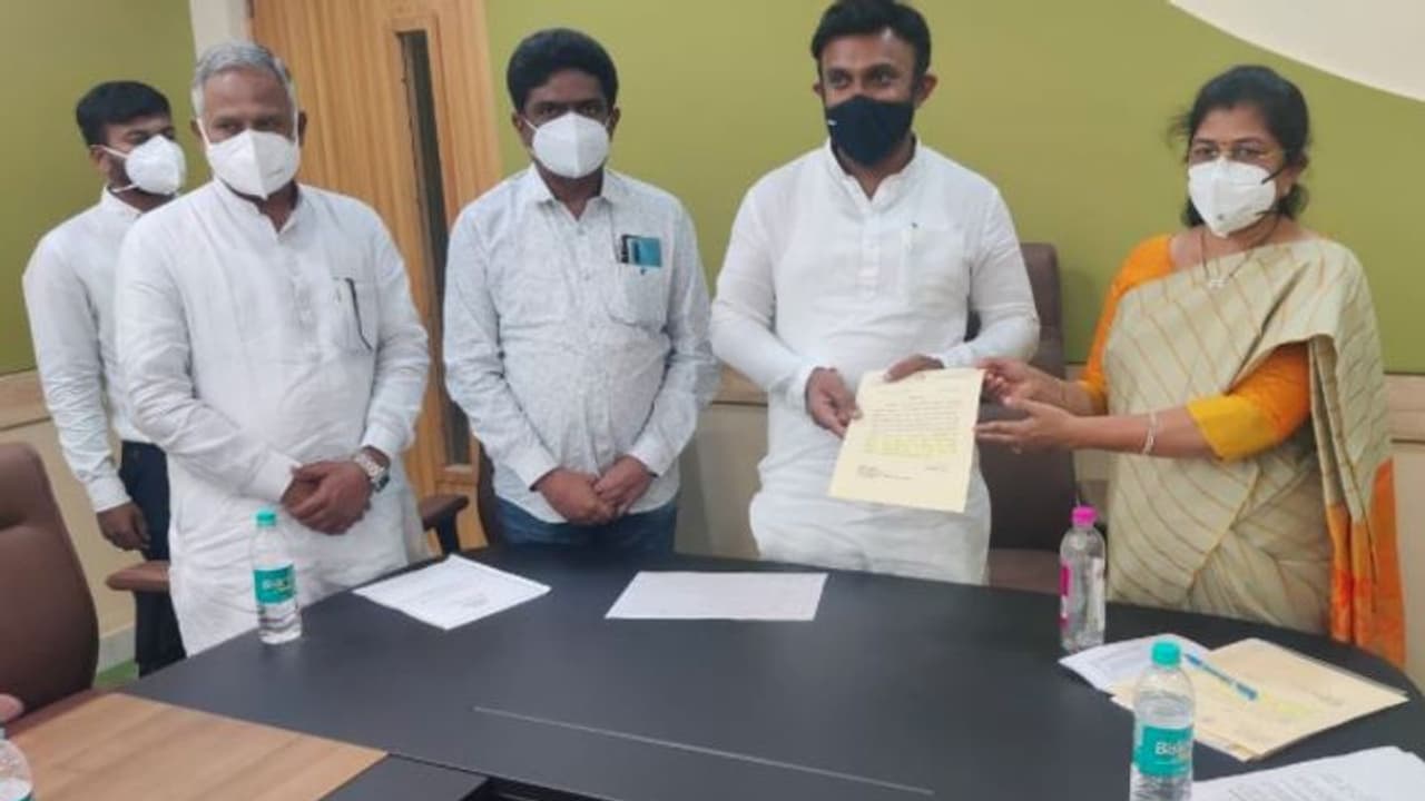 ಆರೋಗ್ಯ ಸಚಿವರನ್ನ ಭೇಟಿಯಾದ ಮಹಿಳಾ ಮತ್ತು ಮಕ್ಕಳ ಅಭಿವೃದ್ಧಿ ಸಚಿವೆ ಆರೋಗ್ಯ ಸಚಿವರನ್ನ ಭೇಟಿಯಾದ ಮಹಿಳಾ ಮತ್ತು ಮಕ್ಕಳ ಅಭಿವೃದ್ಧಿ ಸಚಿವೆ