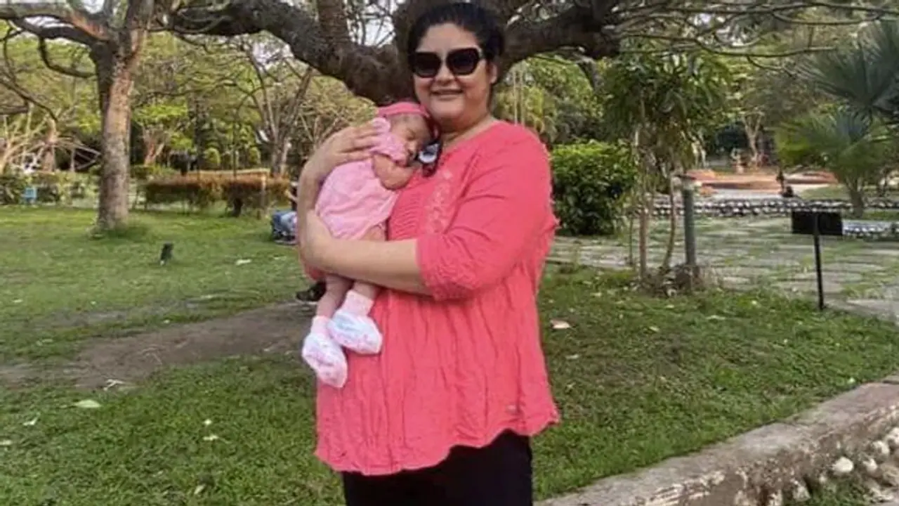 कोरोना संक्रमित महिलाओं के बच्चों को दूध पिलाने की महिला ने जताई इच्छा, वायरल किया मैसेज कोरोना संक्रमित महिलाओं के बच्चों को दूध पिलाने की महिला ने जताई इच्छा, वायरल किया मैसेज