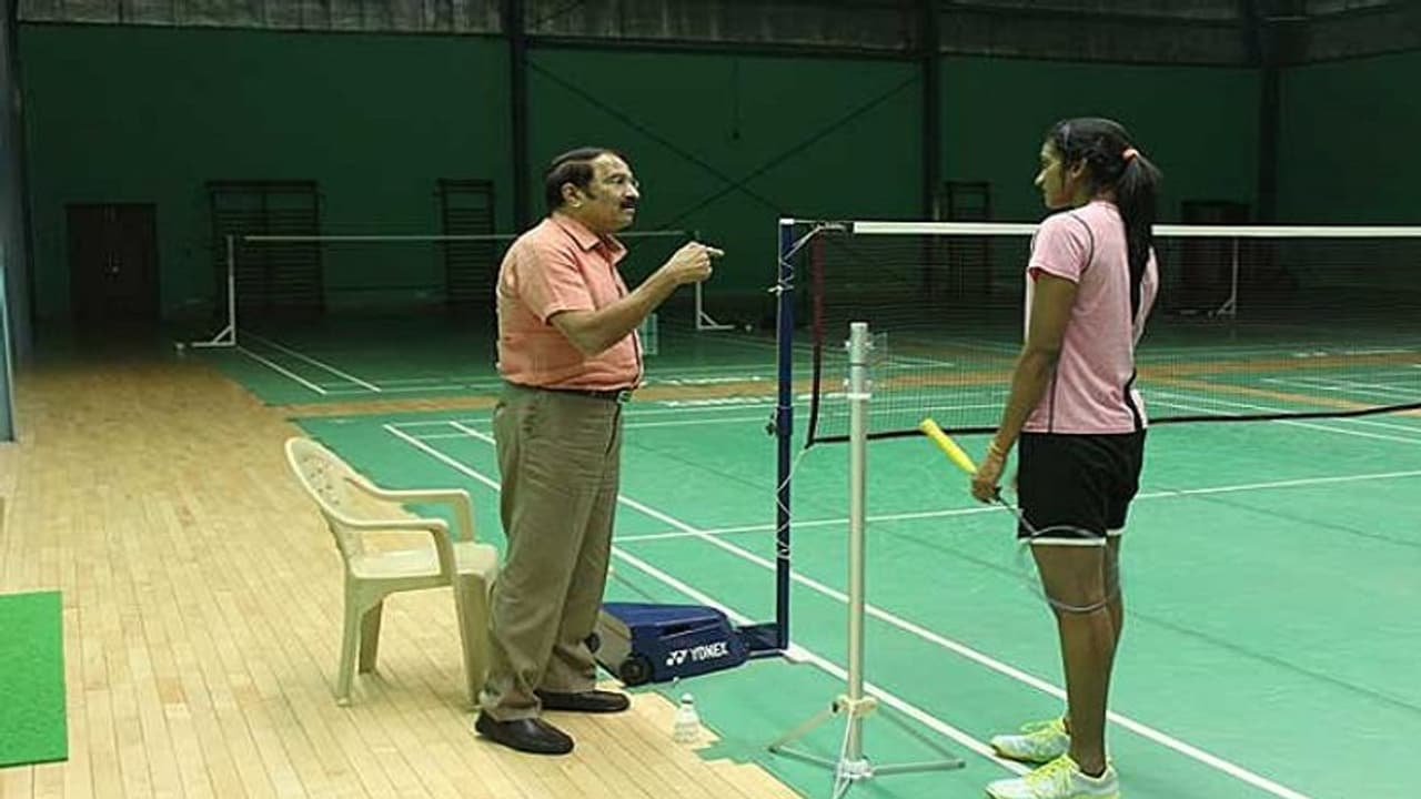 కరోనాతో అంతర్జాతీయ బ్యాడ్మింటన్ అంఫైర్ వేమూరి సుధాకర్ మృతి.. కరోనాతో అంతర్జాతీయ బ్యాడ్మింటన్ అంఫైర్ వేమూరి సుధాకర్ మృతి..