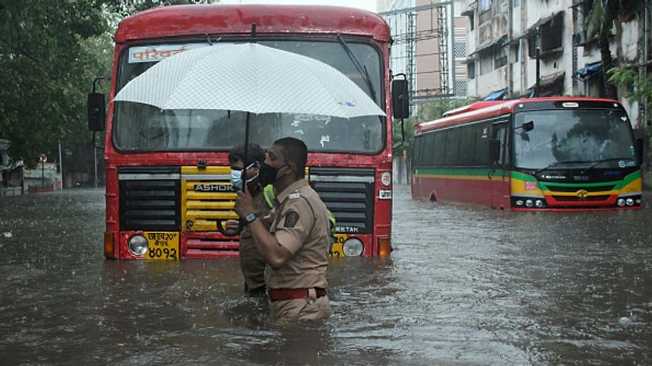 Cyclone Tauktae: 17 dead in Gujarat, PM Modi to take aerial survey to assess damage Cyclone Tauktae: 17 dead in Gujarat, PM Modi to take aerial survey to assess damage