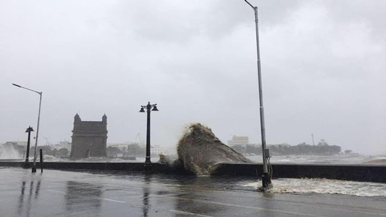 ‘तौकते’ तूफान की तबाही से सिसक रहे ये इलाके, पीएम मोदी स्थितियों का आंकलन कर लगाएंगे मरहम ‘तौकते’ तूफान की तबाही से सिसक रहे ये इलाके, पीएम मोदी स्थितियों का आंकलन कर लगाएंगे मरहम