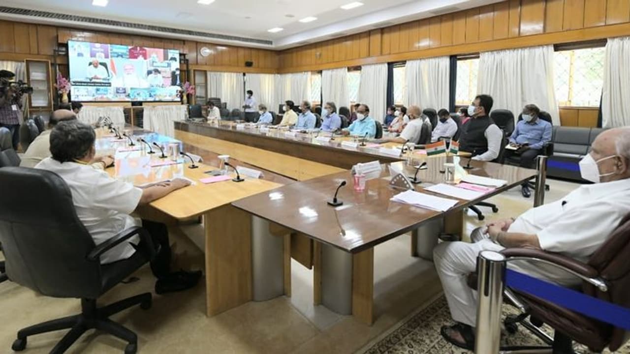 'ಡಿಸಿ ಜತೆ ಮೋದಿ ಮಾತು: ಪ್ರಧಾನಿಗೆ ಬಿಜೆಪಿ ನಾಯಕರ ಮೇಲೆ ನಂಬಿಕೆ ಇಲ್ಲ'