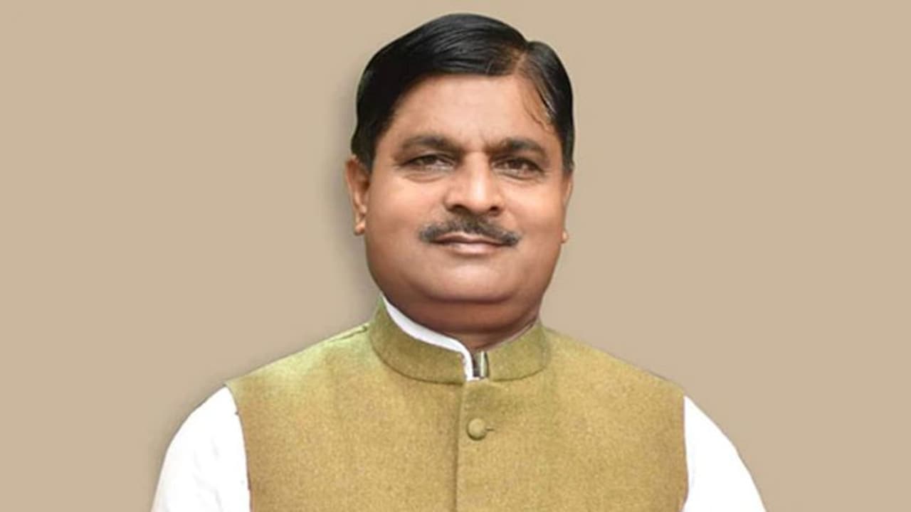 కరోనా సోకి.. ఉత్తరప్రదేశ్ మంత్రి కన్నుమూత.. ప్రధాని మోదీ సంతాపం..!