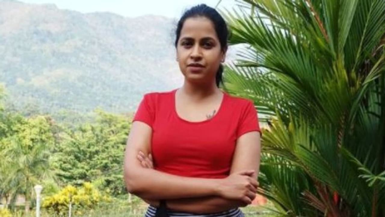 തന്‍റെ പേരിലുള്ള ഫേക്ക് അക്കൗണ്ടുകള്‍ വഴി പണംതട്ടല്‍; മുന്നറിയിപ്പുമായി സാധിക വേണുഗോപാല്‍