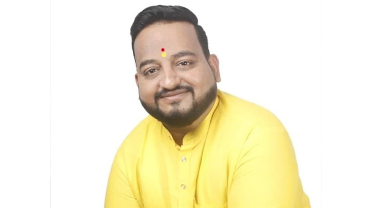 From helping poor to raising voice for women empowerment, social activist Vishal Dilip Bhujbal is role model