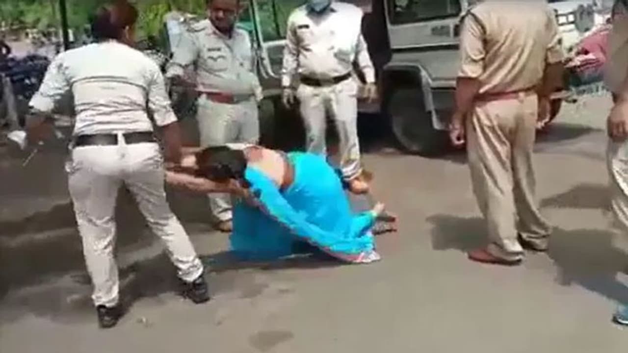 ಮಾಸ್ಕ್ ಹಾಕಿಲ್ಲ ಎಂದು ಮಹಿಳೆಯ ಹಿಗ್ಗಾಮುಗ್ಗಾ ಥಳಿಸಿದ್ದವರು ಸಸ್ಪೆಂಡ್