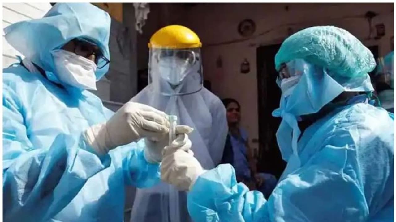 കൊവിഡ് രണ്ടാം തരംഗം; ചെറുപ്പക്കാരെ കൂടുതലും ബാധിക്കുന്നത് എന്തുകൊണ്ട്; വിദഗ്ധർ വിശദീകരിക്കുന്നു കൊവിഡ് രണ്ടാം തരംഗം; ചെറുപ്പക്കാരെ കൂടുതലും ബാധിക്കുന്നത് എന്തുകൊണ്ട്; വിദഗ്ധർ വിശദീകരിക്കുന്നു