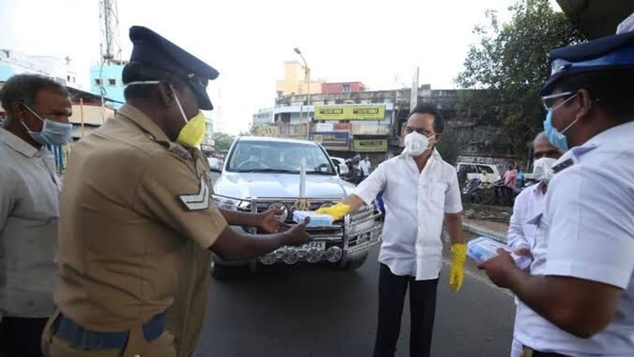 கொரோனாவால் உயிரிழந்த காவலர்கள் குடும்பத்திற்கு ரூ.25 லட்சம் நிதி உதவி... முதல்வர் மு.க.ஸ்டாலின் உத்தரவு...!