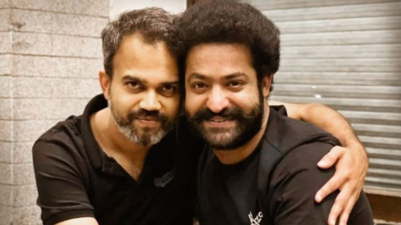 'കെജിഎഫ്' സംവിധായകന്റെ അടുത്ത ചിത്രം പ്രഖ്യാപിച്ചു; നായകന് ജൂനിയര് എന്ടിആര് 'കെജിഎഫ്' സംവിധായകന്റെ അടുത്ത ചിത്രം പ്രഖ്യാപിച്ചു; നായകന് ജൂനിയര് എന്ടിആര്