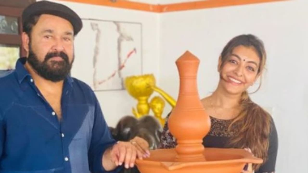 'ഏതൊരു പെണ്കുട്ടിയും നിങ്ങളെ പോലെ ഒരു ഏട്ടനെ ആഗ്രഹിക്കും', ആശംസകളുമായി ദുര്ഗാ കൃഷ്ണ 'ഏതൊരു പെണ്കുട്ടിയും നിങ്ങളെ പോലെ ഒരു ഏട്ടനെ ആഗ്രഹിക്കും', ആശംസകളുമായി ദുര്ഗാ കൃഷ്ണ