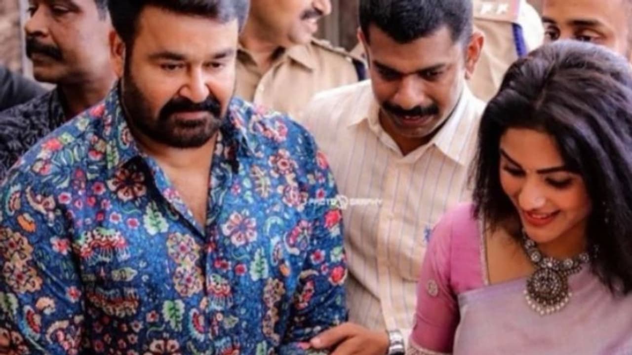 ആരാണ് ആ നടന വിസ്മയത്തിന്റെ മുന്നിൽ കോരിത്തരിച്ചു നിന്ന് പോവാത്തത്? ആരാണ് ആ നടന വിസ്മയത്തിന്റെ മുന്നിൽ കോരിത്തരിച്ചു നിന്ന് പോവാത്തത്?