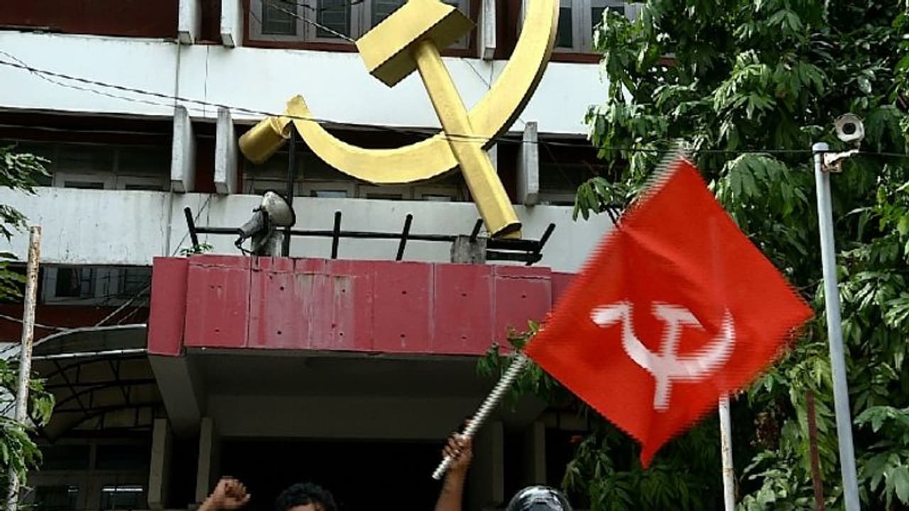 সংযুক্ত মোর্চা নিয়ে সিপিএমের কেন্দ্রীয় কমিটির বৈঠকে প্রশ্ন, দীর্ঘমেয়াদি জোটের বিপক্ষে সওয়াল অনেকের