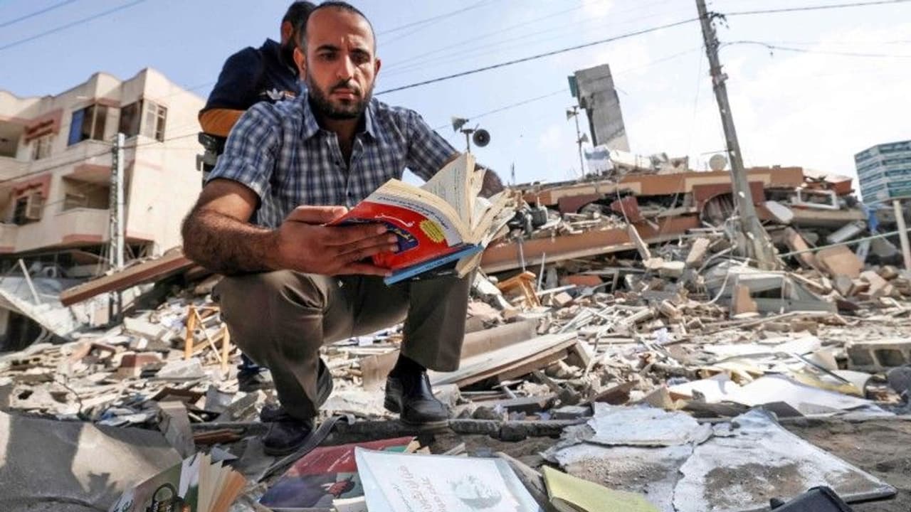 ഇസ്രായേല്‍ ബോംബിട്ട് തകര്‍ത്ത ഗാസയിലെ പുസ്തകശാല ക്രൗഡ് ഫണ്ടിലൂടെ ഉയിര്‍ത്തെഴുന്നേല്‍ക്കുന്നു