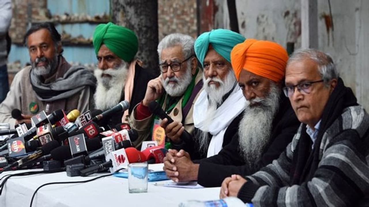 किसान आंदोलन: 26 मई को 'काला दिवस' मनाने की तैयारियों के बीच सरकार से बातचीत करने को राजी हुए संगठन किसान आंदोलन: 26 मई को 'काला दिवस' मनाने की तैयारियों के बीच सरकार से बातचीत करने को राजी हुए संगठन