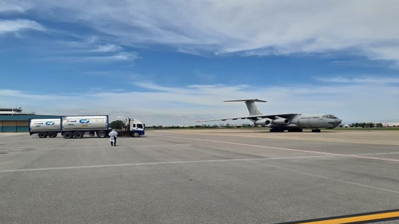 మెగా సంస్థ దాతృత్వం.. థాయ్లాండ్ నుండి 11 క్రయోజనిక్ ఆక్సిజన్ ట్యాంకర్లు.. మెగా సంస్థ దాతృత్వం.. థాయ్లాండ్ నుండి 11 క్రయోజనిక్ ఆక్సిజన్ ట్యాంకర్లు..