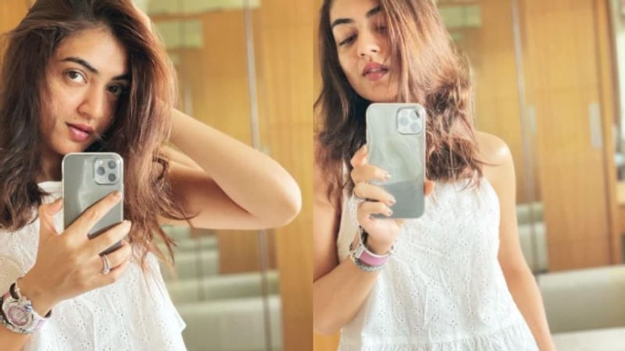 ലോക്ക്ഡൗണ് സെല്ഫിയുമായി നസ്രിയ, ഫോട്ടോ ഏറ്റെടുത്ത് ആരാധകര് ലോക്ക്ഡൗണ് സെല്ഫിയുമായി നസ്രിയ, ഫോട്ടോ ഏറ്റെടുത്ത് ആരാധകര്