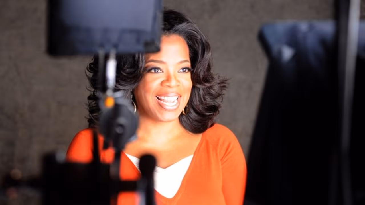 ഒമ്പതാം വയസ്സിലെ ബലാല്സംഗത്തിന്റെ ഓര്മ്മയില് ചാനല് പരിപാടിയില് വിങ്ങിപ്പൊട്ടി അവതാരക ഒമ്പതാം വയസ്സിലെ ബലാല്സംഗത്തിന്റെ ഓര്മ്മയില് ചാനല് പരിപാടിയില് വിങ്ങിപ്പൊട്ടി അവതാരക