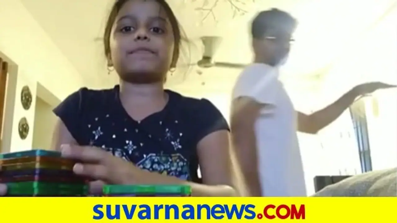 ಪುತ್ರಿ ವಿಡಿಯೋ ಮಾಡುತ್ತಿದ್ದರೆ ನಿರ್ದೇಶಕ ಪವನ್ ಕುಮಾರ್, ಪತ್ನಿ ಸೌಮ್ಯಾ ತುಂಟಾಟ ನೋಡಿ! ಪುತ್ರಿ ವಿಡಿಯೋ ಮಾಡುತ್ತಿದ್ದರೆ ನಿರ್ದೇಶಕ ಪವನ್ ಕುಮಾರ್, ಪತ್ನಿ ಸೌಮ್ಯಾ ತುಂಟಾಟ ನೋಡಿ!