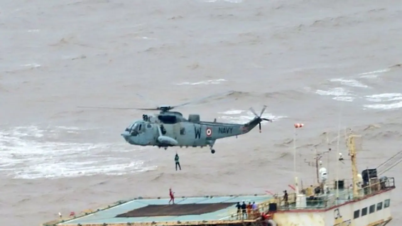 Navy locates Barge P305 on the seabed, 20 crew members from two vessels still missing Navy locates Barge P305 on the seabed, 20 crew members from two vessels still missing