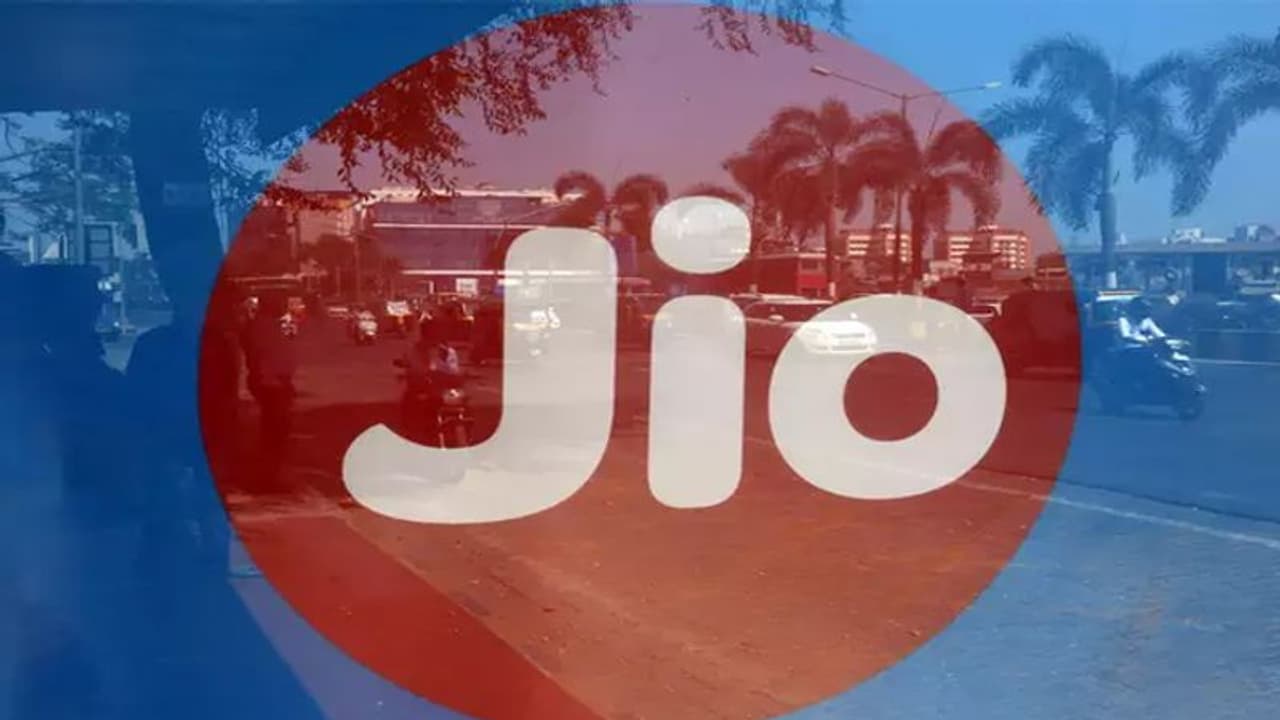 ರಿಲಯನ್ಸ್ ಜಿಯೋದಿಂದ ಪ್ರಿಪೇಯ್ಡ್ ಗ್ರಾಹಕರಿಗೆ ದೀಪಾವಳಿ ಧಮಾಕಾ ಆಫರ್!