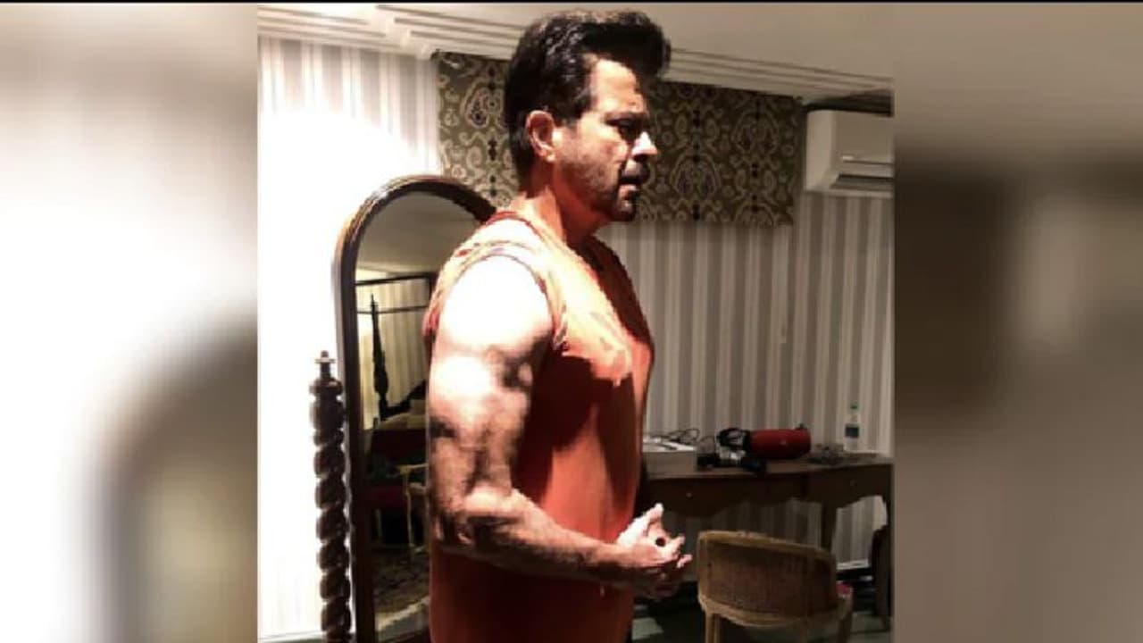 ഇപ്പോഴും 'യുവാവ്' തന്നെ; സോഷ്യല് മീഡിയയില് ശ്രദ്ധേയമായി അനില് കപൂര് പങ്കുവച്ച ചിത്രം ഇപ്പോഴും 'യുവാവ്' തന്നെ; സോഷ്യല് മീഡിയയില് ശ്രദ്ധേയമായി അനില് കപൂര് പങ്കുവച്ച ചിത്രം