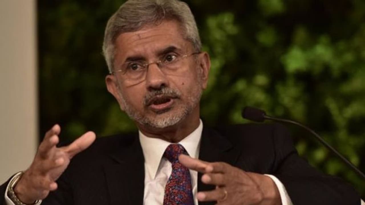 विदेशमंत्री जयशंकर 5 दिन के अमेरिकी दौरे पर, कोरोना वैक्सीन की खरीद पर रहेगा फोकस, US के पास है काफी स्टॉक विदेशमंत्री जयशंकर 5 दिन के अमेरिकी दौरे पर, कोरोना वैक्सीन की खरीद पर रहेगा फोकस, US के पास है काफी स्टॉक