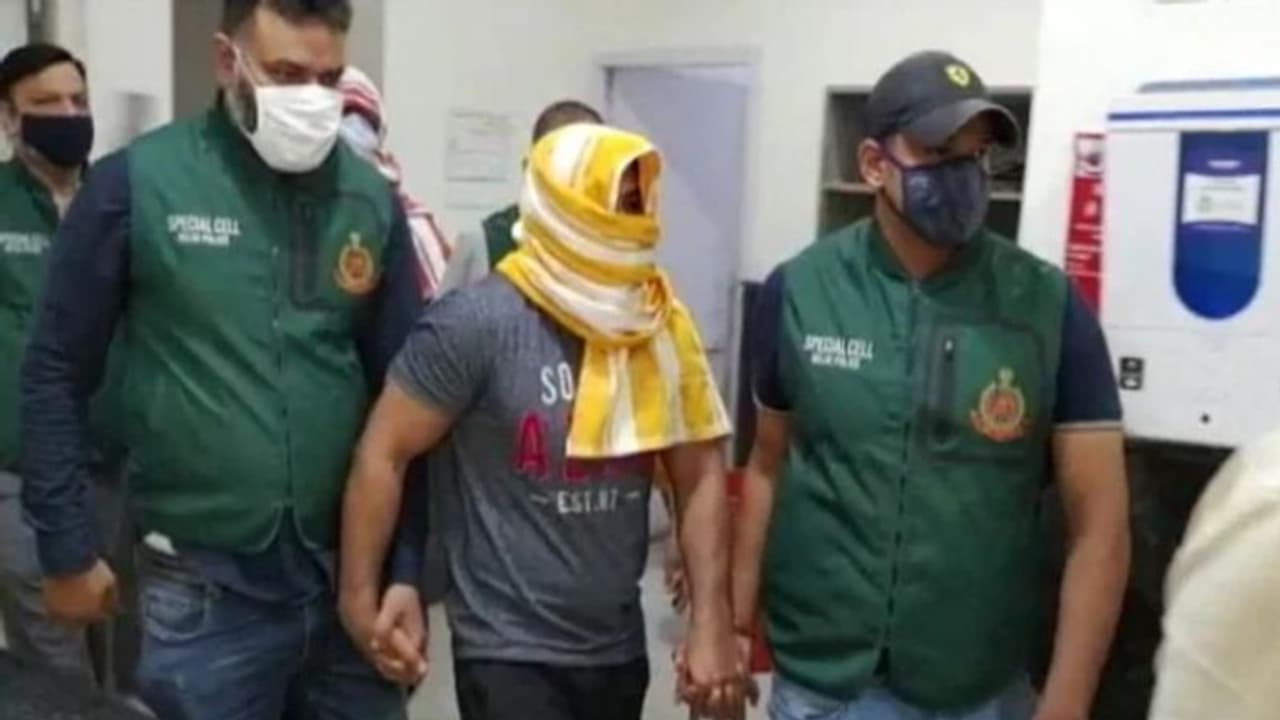 'സുശീൽ കുമാർ, സാഗറിനെ കൊല്ലുന്ന ദൃശ്യങ്ങൾ പകർത്തി', ഗുസ്തി താരങ്ങൾക്കിടയിൽ ഭീതി പരത്താനെന്ന് പൊലീസ് 'സുശീൽ കുമാർ, സാഗറിനെ കൊല്ലുന്ന ദൃശ്യങ്ങൾ പകർത്തി', ഗുസ്തി താരങ്ങൾക്കിടയിൽ ഭീതി പരത്താനെന്ന് പൊലീസ്