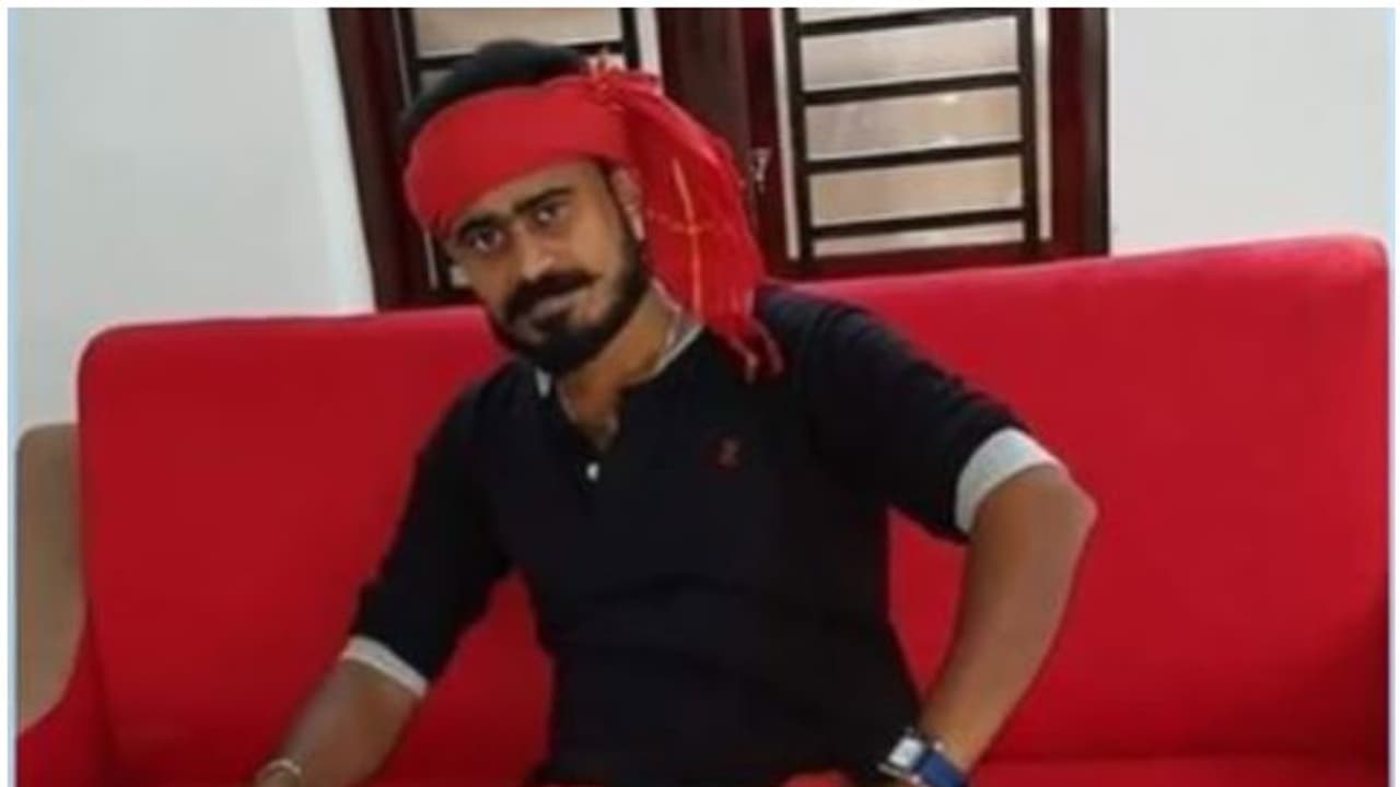 ഇരിട്ടിയിൽ ആദിവാസി ബാലികയെ അയൽവാസി ബലാത്സംഗം ചെയ്തു; ഡിവൈഎഫ്ഐ പ്രവർത്തകനായ പ്രതി ജില്ല വിട്ടെന്ന് നിഗമനം ഇരിട്ടിയിൽ ആദിവാസി ബാലികയെ അയൽവാസി ബലാത്സംഗം ചെയ്തു; ഡിവൈഎഫ്ഐ പ്രവർത്തകനായ പ്രതി ജില്ല വിട്ടെന്ന് നിഗമനം