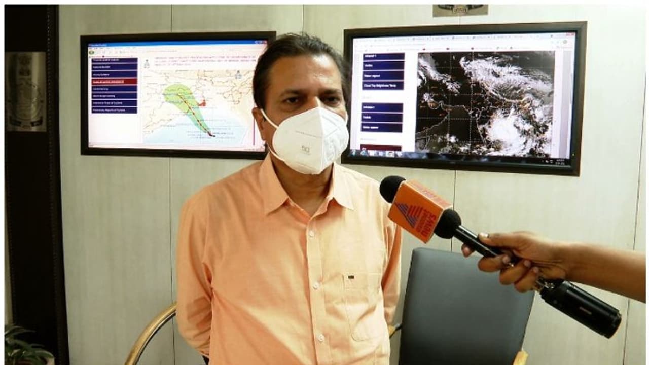 യാസ് പ്രഭാവത്തിൽ കേരളത്തിലും മഴ കിട്ടും; ചുഴലിക്കാറ്റ് സൂപ്പർ സെക്ലോണായി മാറില്ലെന്ന് എന്എംഡി ഡയറക്ടർ ജനറൽ യാസ് പ്രഭാവത്തിൽ കേരളത്തിലും മഴ കിട്ടും; ചുഴലിക്കാറ്റ് സൂപ്പർ സെക്ലോണായി മാറില്ലെന്ന് എന്എംഡി ഡയറക്ടർ ജനറൽ