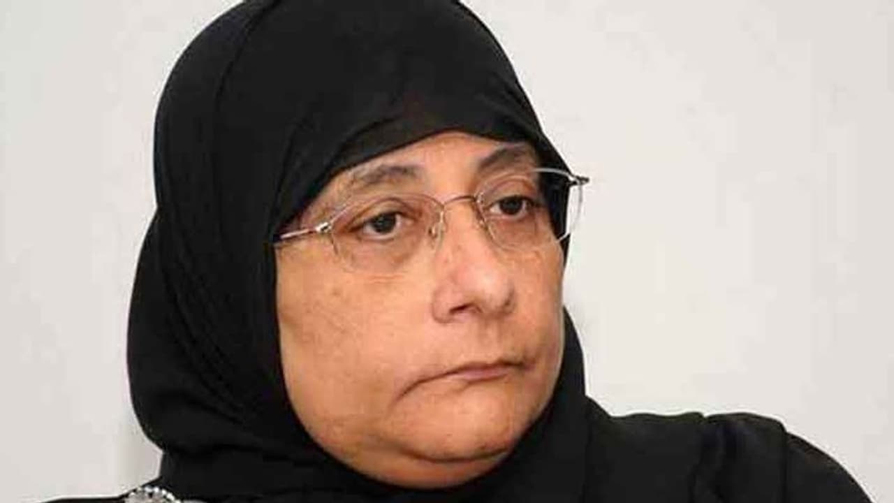 நிலோஃபர் கபிலுக்கு ஸ்கெட்ச் போட்ட திமுக..! குறுக்கே வந்து காய் நகர்த்திய அதிமுக..! நிலோஃபர் கபிலுக்கு ஸ்கெட்ச் போட்ட திமுக..! குறுக்கே வந்து காய் நகர்த்திய அதிமுக..!