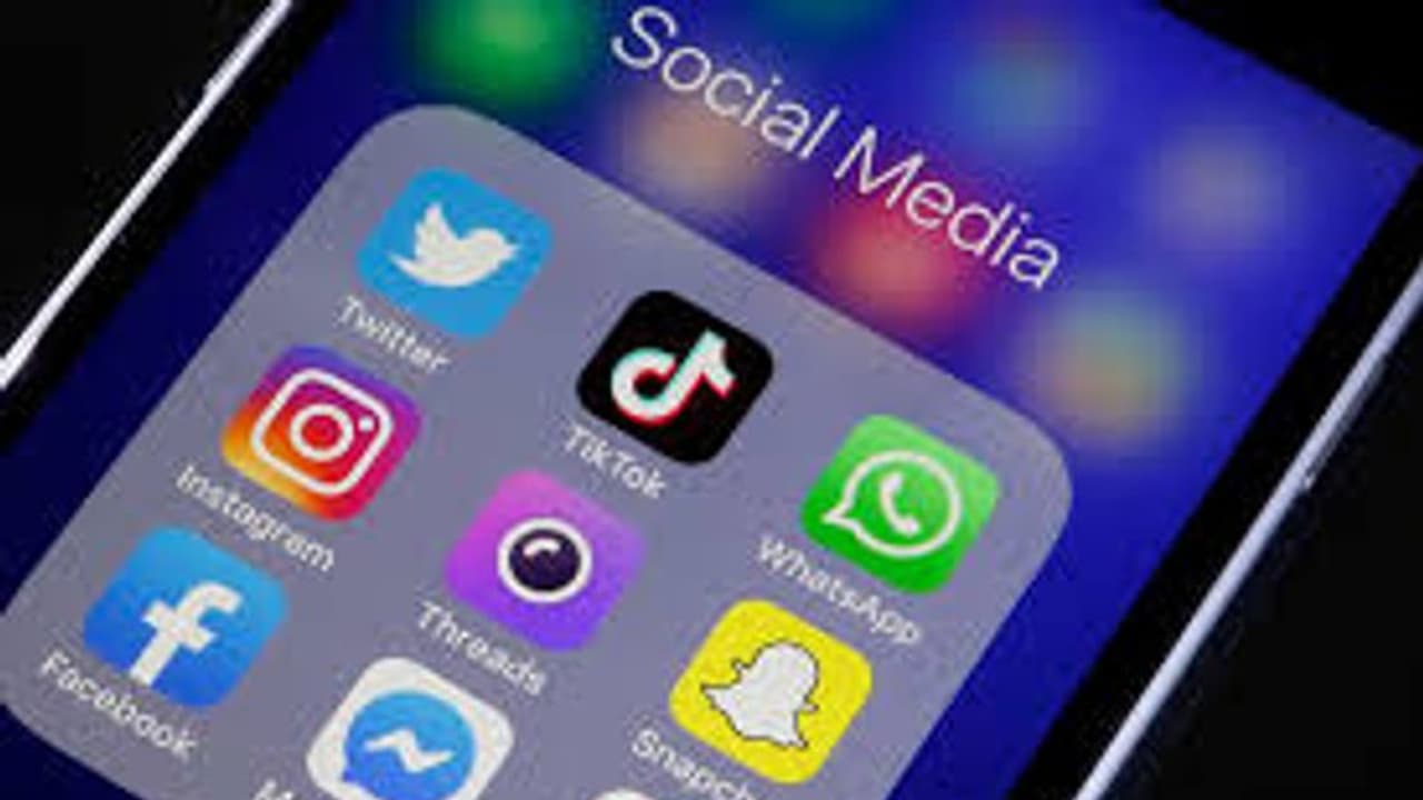 ಕೇಂದ್ರದ ಎಚ್ಚರಿಕೆಗೆ ಫೇಸ್‌ಬುಕ್, ವ್ಯಾಟ್ಸ್ಆ್ಯಪ್ ಥಂಡಾ; ಹೊಸ ನಿಯಮಕ್ಕೆ ಸಮ್ಮತಿ!