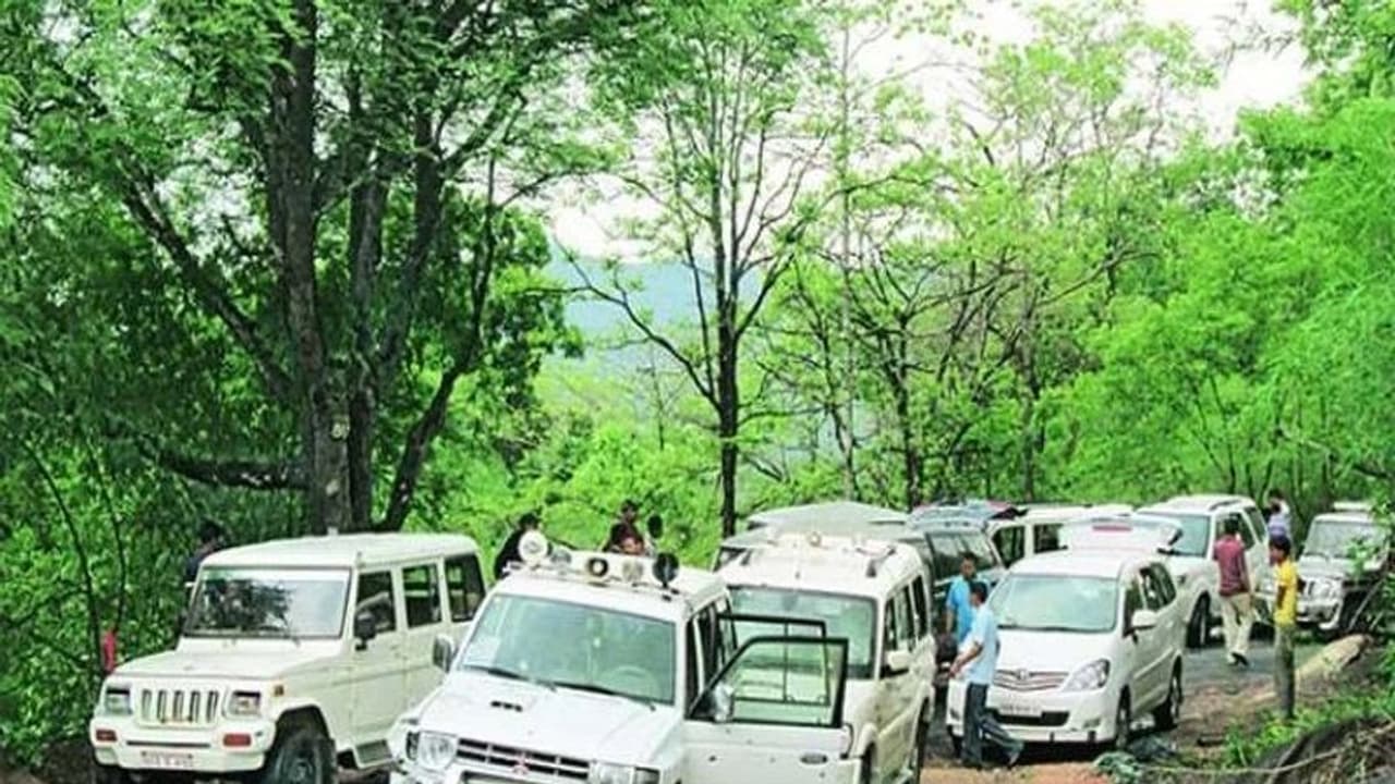 जीरम हमले की 8वीं बरसीः कांग्रेस राजनीति का काला दिन, 32 लोगों की नक्सली हमले में गई थी जान जीरम हमले की 8वीं बरसीः कांग्रेस राजनीति का काला दिन, 32 लोगों की नक्सली हमले में गई थी जान