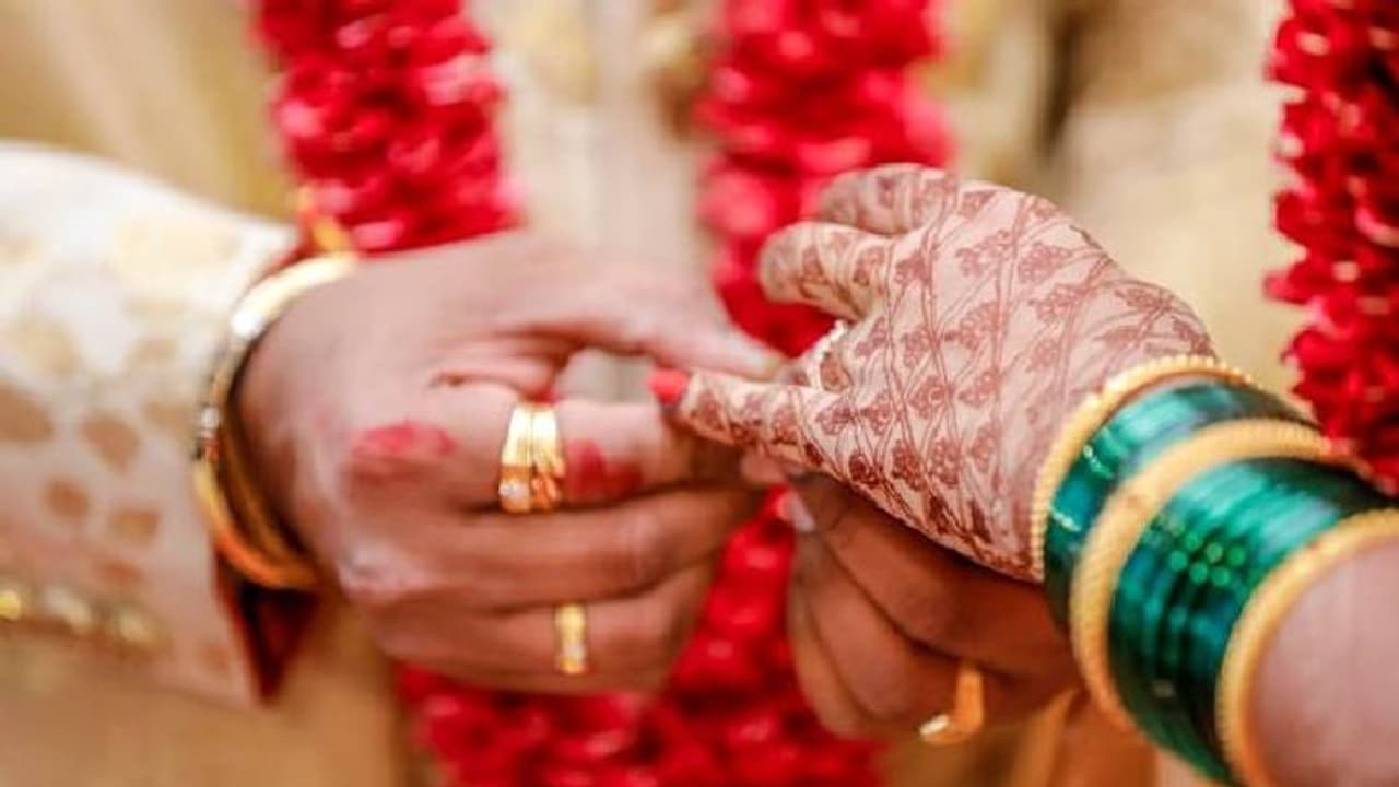 കാമുകിയുടെ വിവാഹം മുടക്കണം; ബിഹാര്‍ മുഖ്യമന്ത്രിയോട് അപേക്ഷയുമായി യുവാവ്; ട്വീറ്റ് വൈറൽ