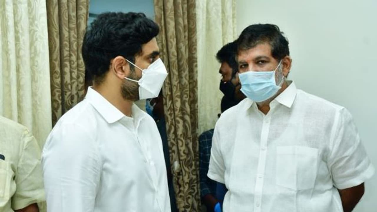 అలా అయితే జగన్పైనే కేసు నమోదు చేయాలి: లోకేష్ అలా అయితే జగన్పైనే కేసు నమోదు చేయాలి: లోకేష్