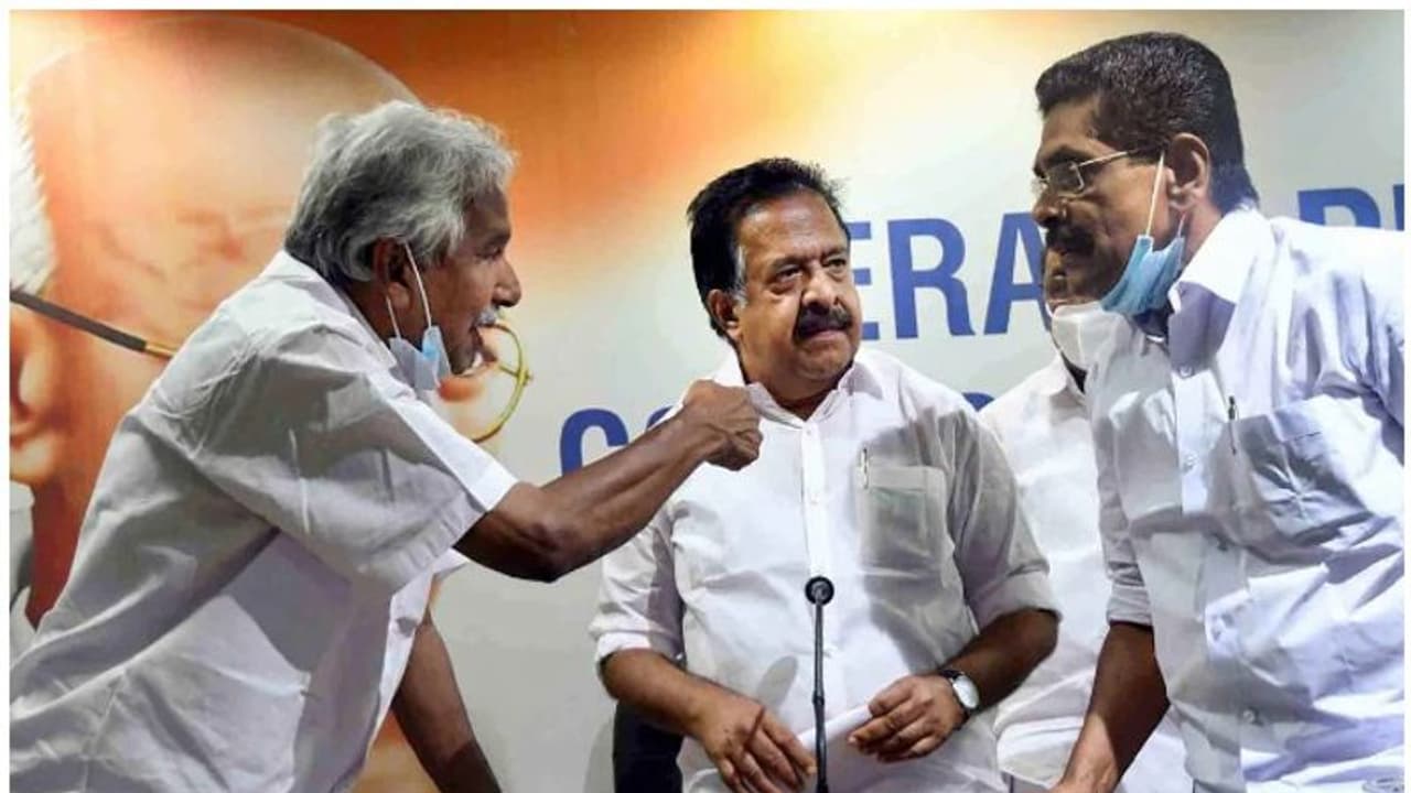 കേരളത്തിലെ കോൺഗ്രസിൽ വൻ അഴിച്ചുപണി; എല്ലാ ഡിസിസികളും പുനസംഘടിപ്പിക്കും; ഇനി യുവനേതൃനിര? കേരളത്തിലെ കോൺഗ്രസിൽ വൻ അഴിച്ചുപണി; എല്ലാ ഡിസിസികളും പുനസംഘടിപ്പിക്കും; ഇനി യുവനേതൃനിര?